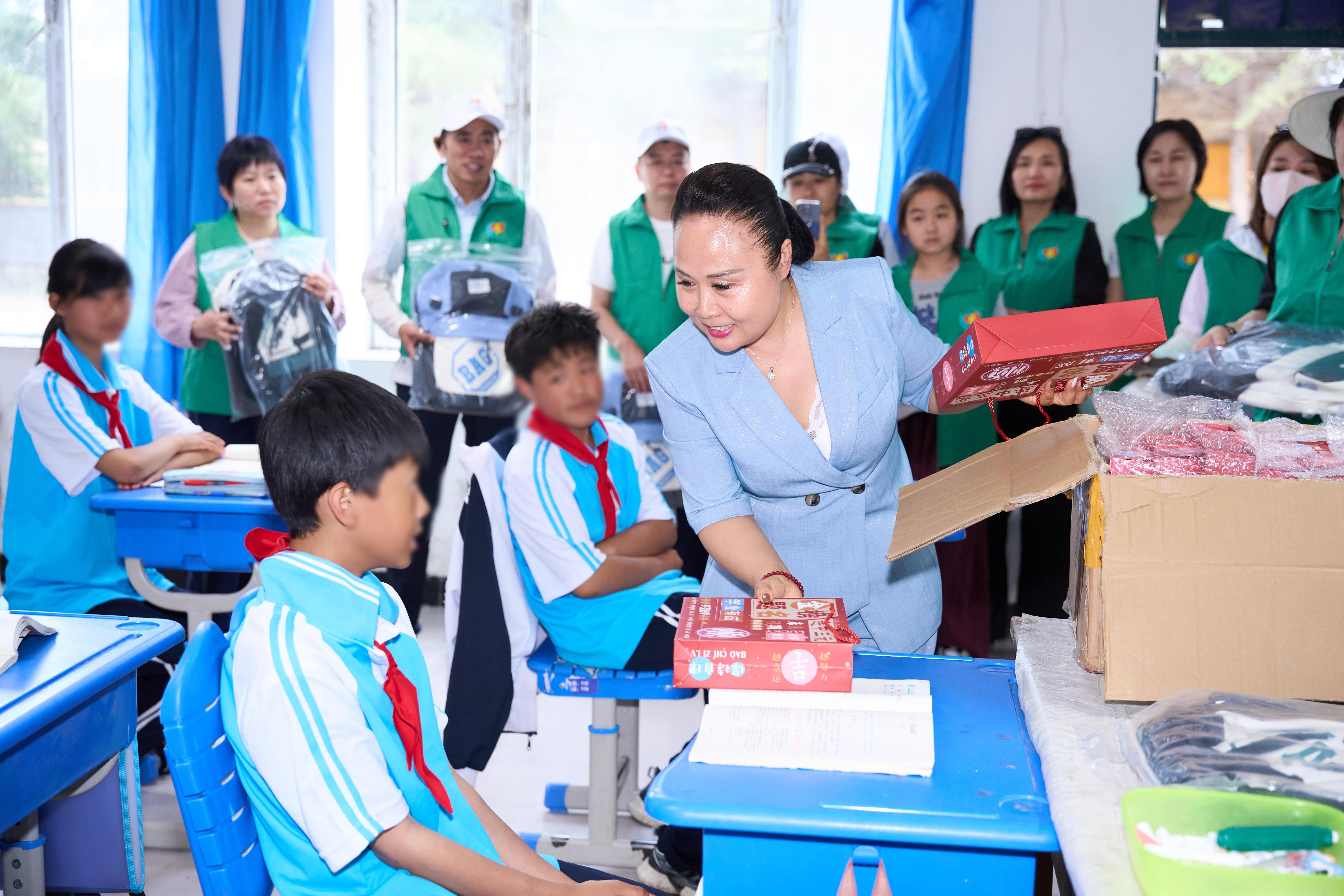 第254所 黑龙江巴彦县黑山镇民乐村华体会官方网页版-华体会(中国)
侯玉霞学校