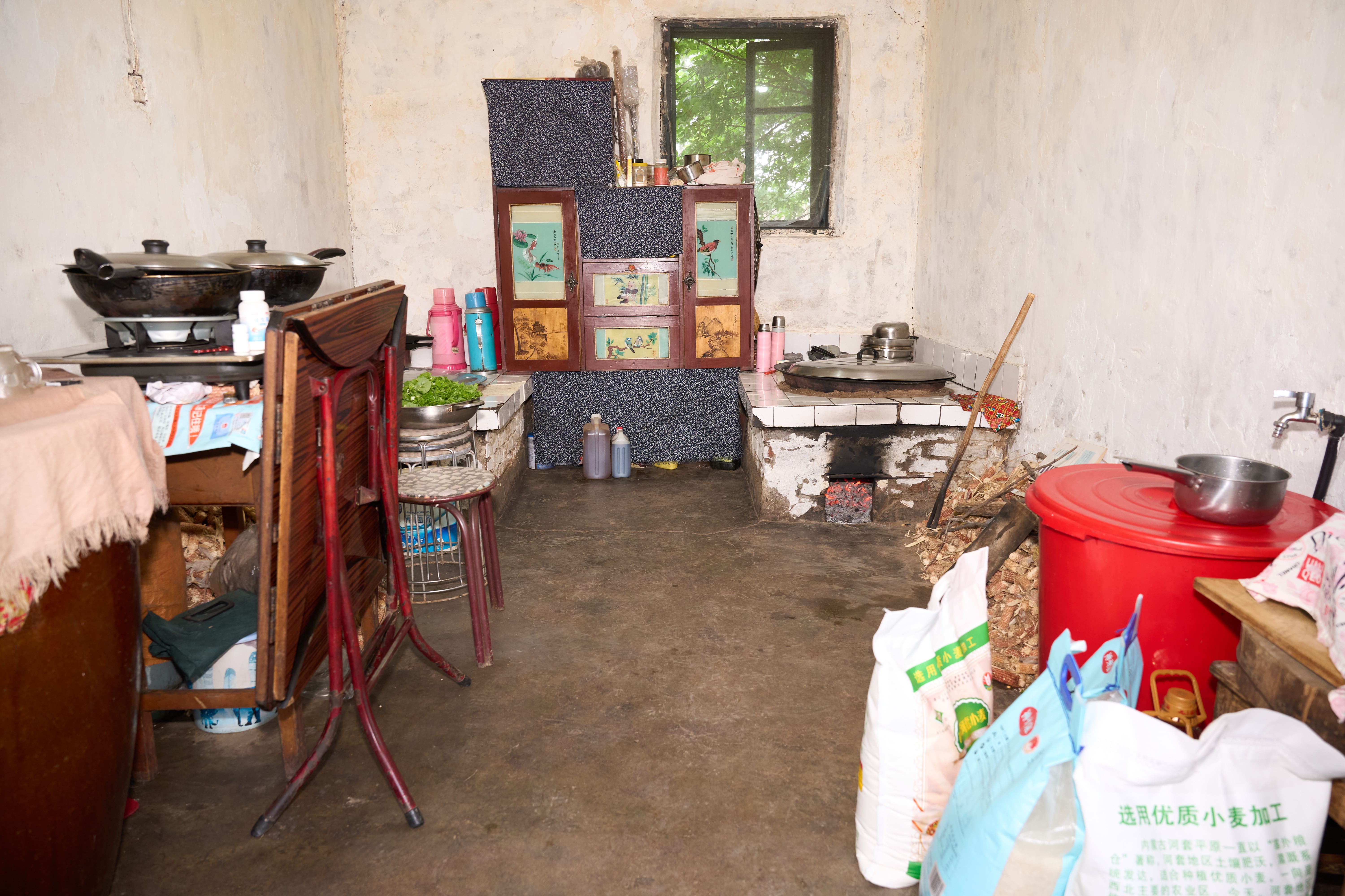 第254所 黑龙江巴彦县黑山镇民乐村华体会官方网页版-华体会(中国)
侯玉霞学校