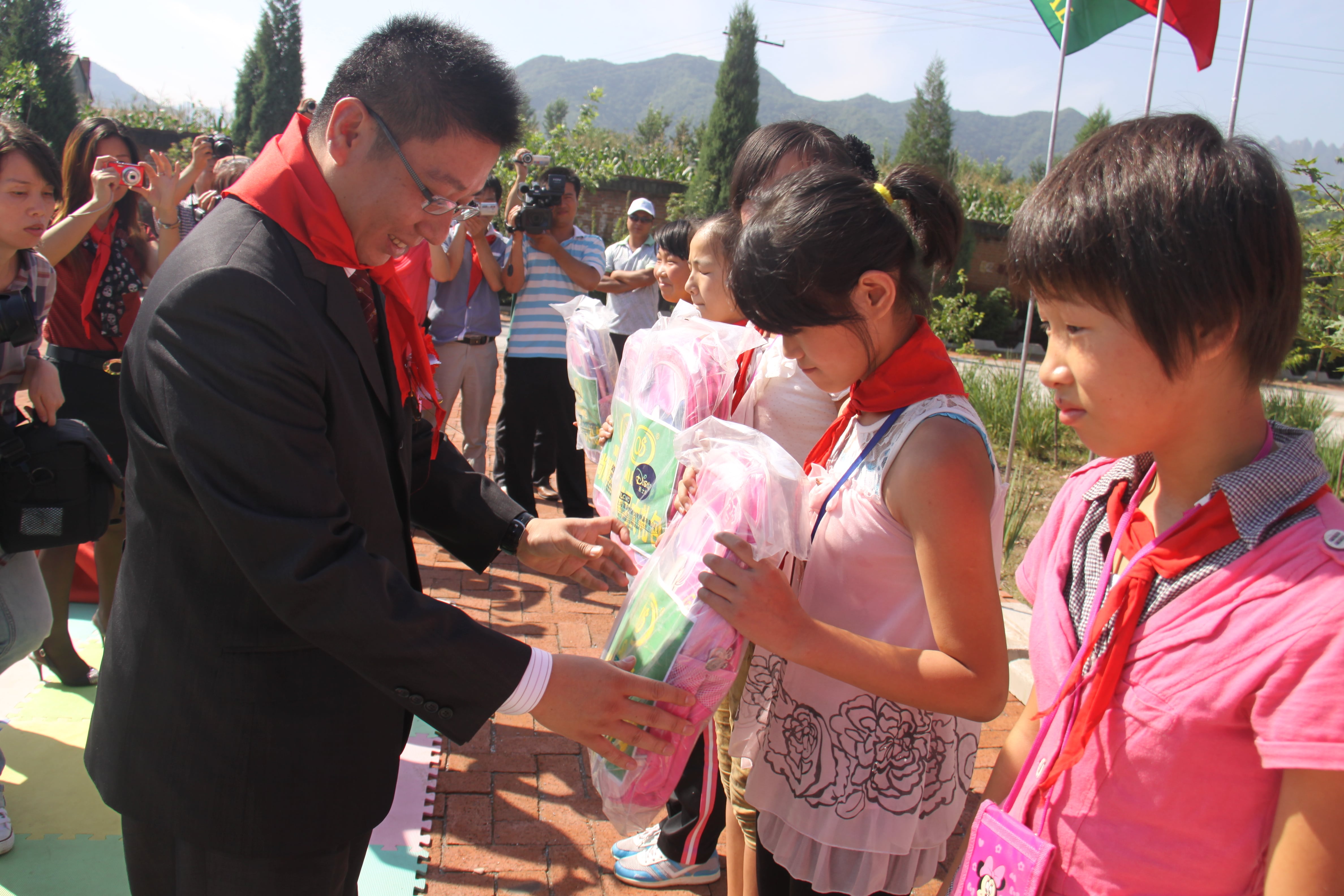 第17所 承德市乌龙矶华体会官方网页版-华体会(中国)
牛艳玲小学