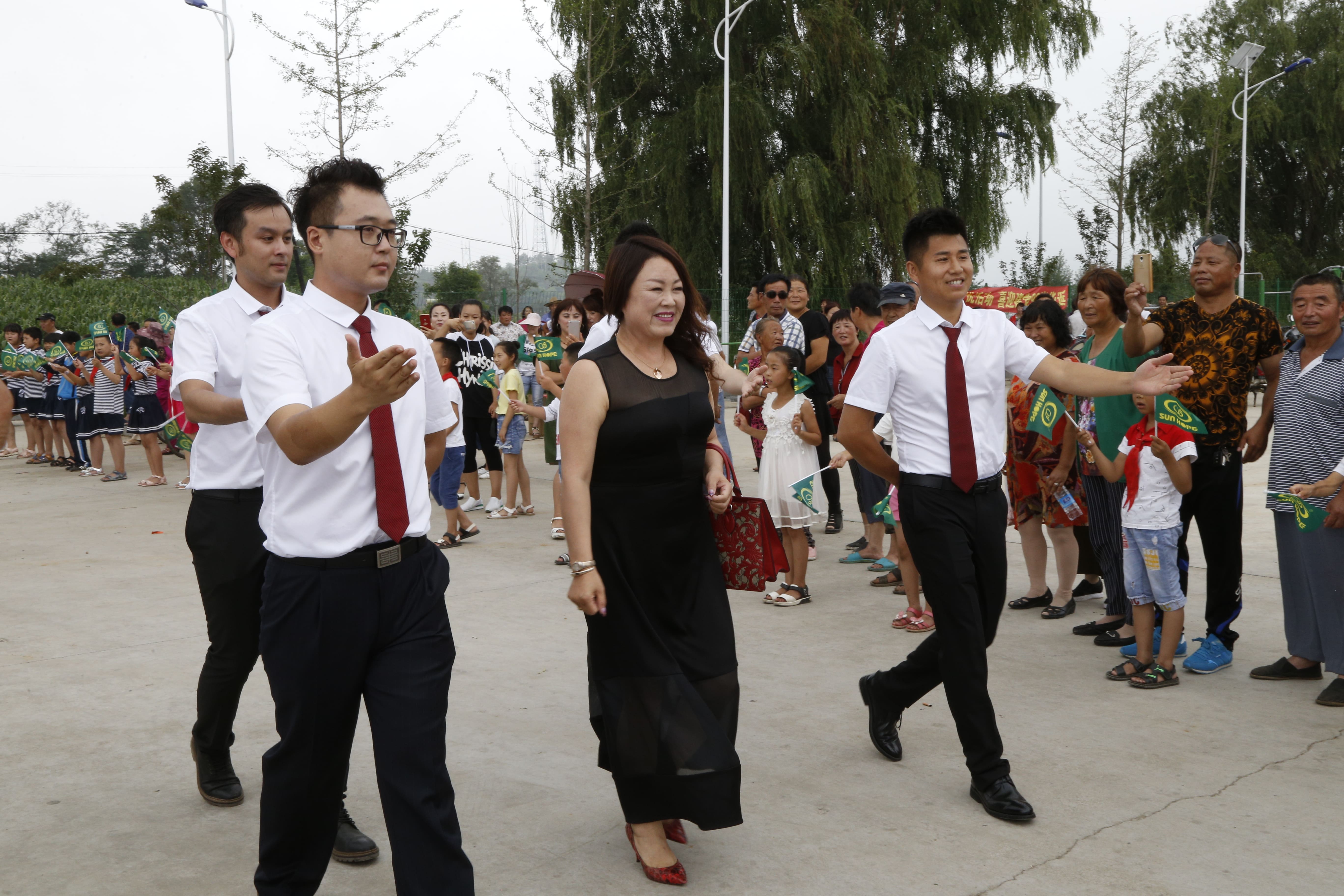 第110所 东港市椅圈镇华体会官方网页版-华体会(中国)
张兰小学